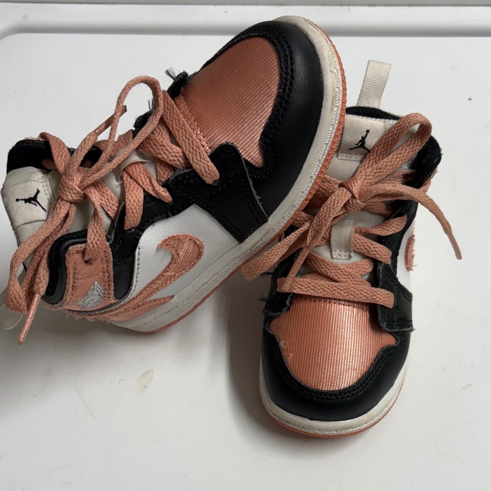 Nike Kids' Black and Peach Sneakers